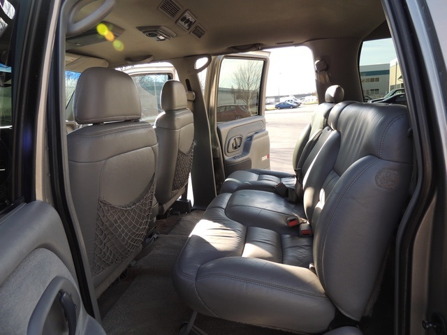 1999 Chevrolet Suburban K2500 LT/ 4x4/ 3rd seat/ Leather/ Excel Cond