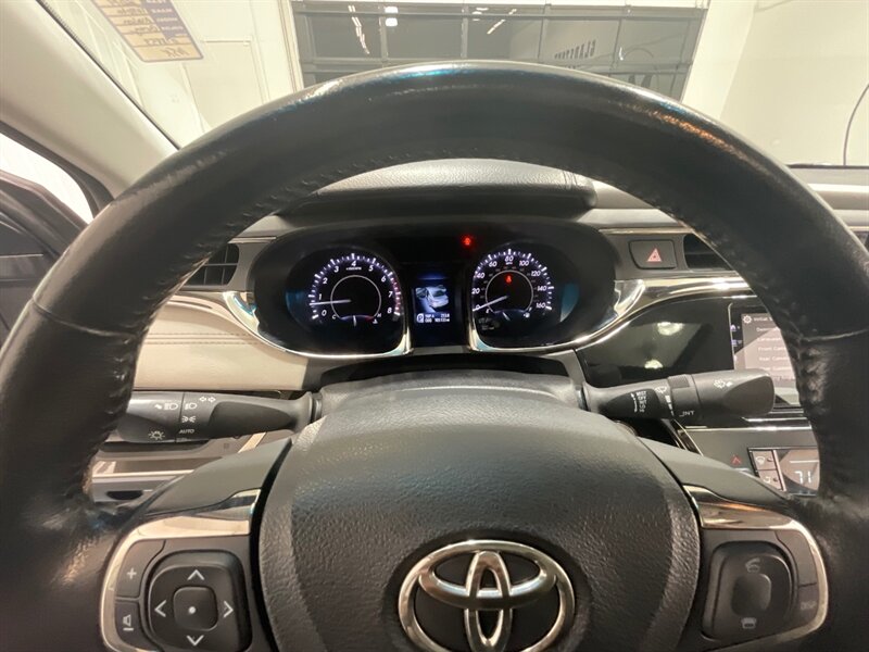 2014 Toyota Avalon XLE Premium/ 3.5L V6 / Leather Heated Seats  / LOCAL CAR / Zero Rust / Backup Camera & Sunroof - Photo 42 - Gladstone, OR 97027