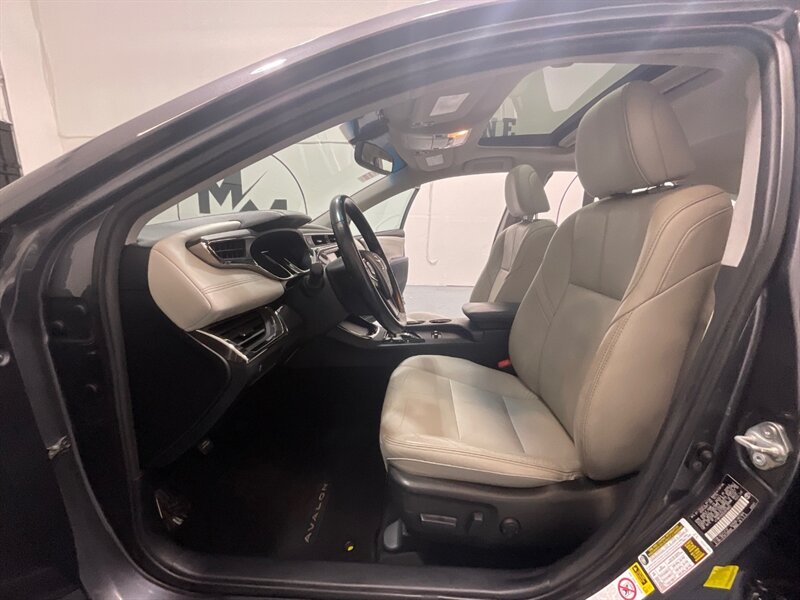 2014 Toyota Avalon XLE Premium/ 3.5L V6 / Leather Heated Seats  / LOCAL CAR / Zero Rust / Backup Camera & Sunroof - Photo 9 - Gladstone, OR 97027