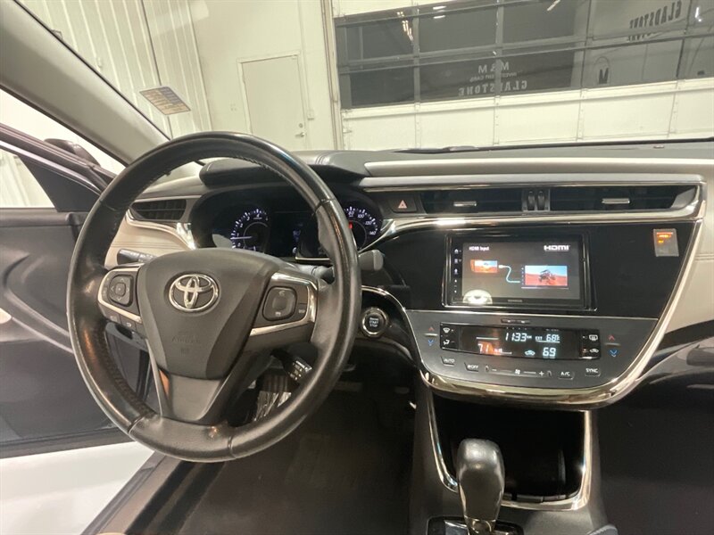 2014 Toyota Avalon XLE Premium/ 3.5L V6 / Leather Heated Seats  / LOCAL CAR / Zero Rust / Backup Camera & Sunroof - Photo 13 - Gladstone, OR 97027