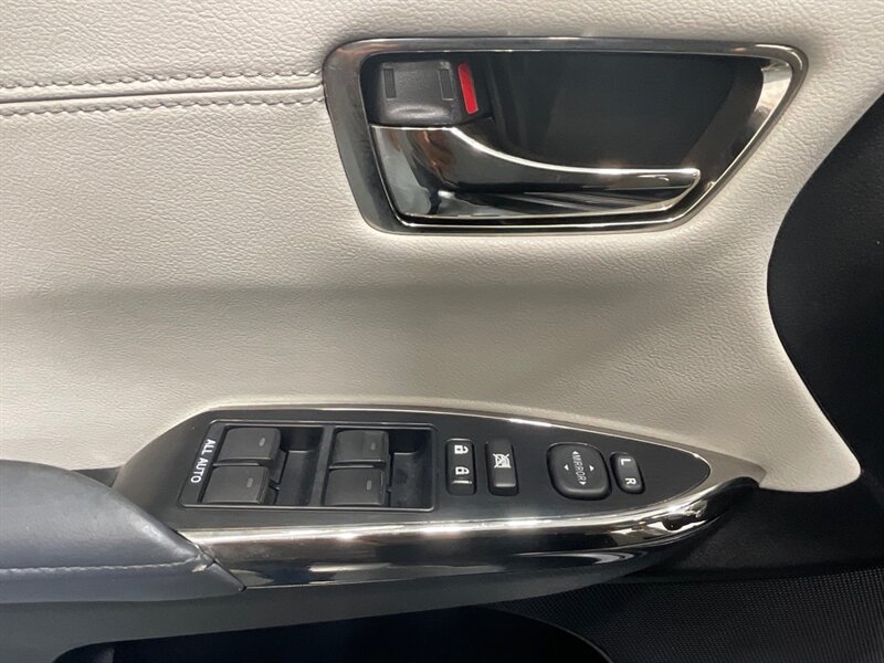 2014 Toyota Avalon XLE Premium/ 3.5L V6 / Leather Heated Seats  / LOCAL CAR / Zero Rust / Backup Camera & Sunroof - Photo 20 - Gladstone, OR 97027