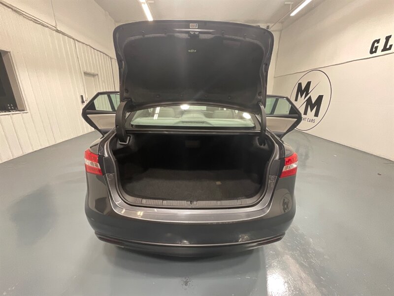 2014 Toyota Avalon XLE Premium/ 3.5L V6 / Leather Heated Seats  / LOCAL CAR / Zero Rust / Backup Camera & Sunroof - Photo 31 - Gladstone, OR 97027