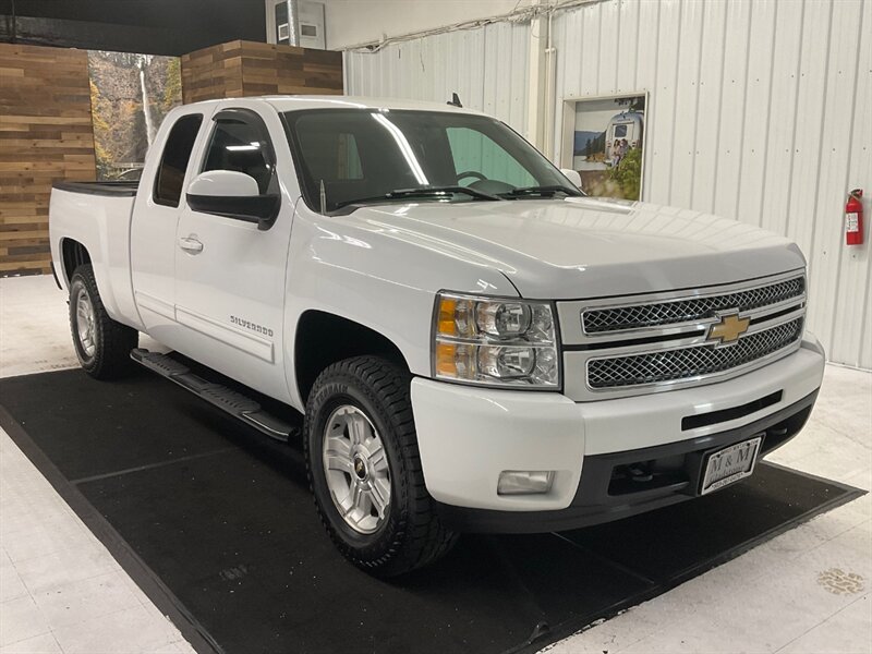 2013 Chevrolet Silverado 1500 LTZ 4X4 / 5.3L V8 / Leather & Heated Seats / LOCAL  / RUST FREE / Excellent Cond - Photo 2 - Gladstone, OR 97027