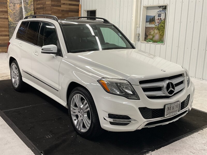 2013 Mercedes-Benz GLK 350 4MATIC AWD / PANO ROOF / NAVI & CAM  / LOCAL OREGON SUV / Leather & Heated Seats - Photo 2 - Gladstone, OR 97027