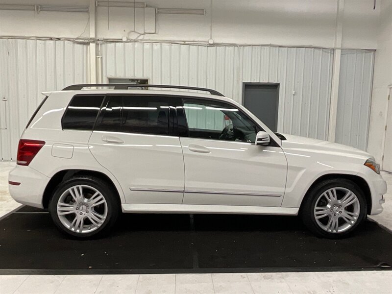 2013 Mercedes-Benz GLK 350 4MATIC AWD / PANO ROOF / NAVI & CAM  / LOCAL OREGON SUV / Leather & Heated Seats - Photo 4 - Gladstone, OR 97027