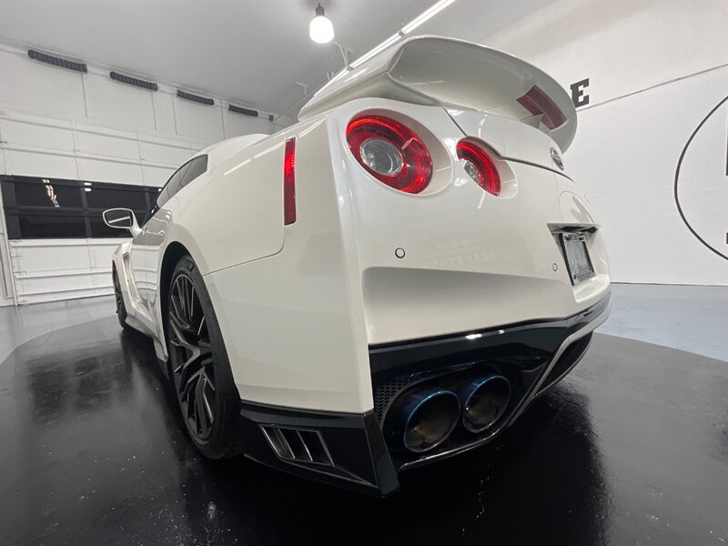 2020 Nissan GT-R Premium 2Dr Coupe / TWIN TURBO / 1-OWNER / SHARP  / Excel Cond - Photo 60 - Gladstone, OR 97027