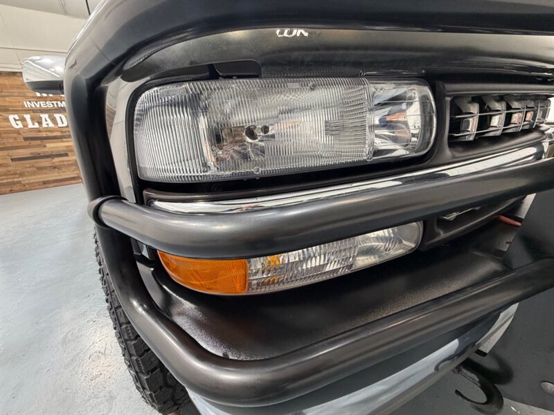 2000 Chevrolet Silverado 2500 LS 4X4 6.0L V8 / Leather Seats / 114K MILES / 2500HD / LOCAL TRUCK / BRAND NEW TIRES - Photo 27 - Gladstone, OR 97027