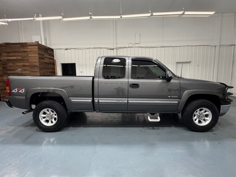 2000 Chevrolet Silverado 2500 LS 4X4 6.0L V8 / Leather Seats / 114K MILES / 2500HD / LOCAL TRUCK / BRAND NEW TIRES - Photo 4 - Gladstone, OR 97027