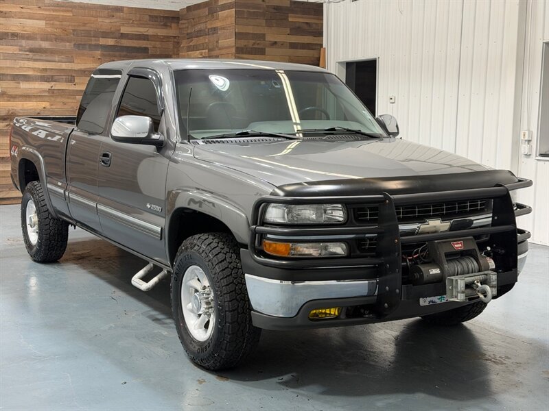 2000 Chevrolet Silverado 2500 LS 4X4 6.0L V8 / Leather Seats / 114K MILES / 2500HD / LOCAL TRUCK / BRAND NEW TIRES - Photo 2 - Gladstone, OR 97027
