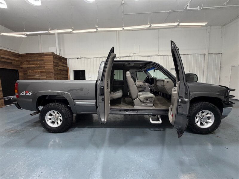 2000 Chevrolet Silverado 2500 LS 4X4 6.0L V8 / Leather Seats / 114K MILES / 2500HD / LOCAL TRUCK / BRAND NEW TIRES - Photo 12 - Gladstone, OR 97027
