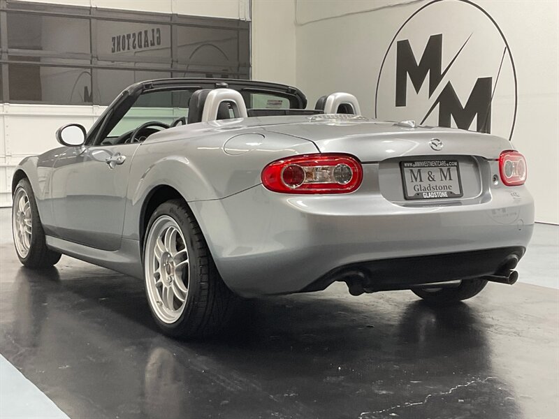 2011 Mazda MX-5 Miata Grand Touring Convertible Hard Top /  37,000 MILES  / Leather Heated Seats - Photo 13 - Gladstone, OR 97027