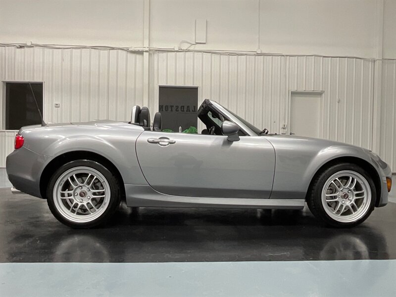 2011 Mazda MX-5 Miata Grand Touring Convertible Hard Top /  37,000 MILES  / Leather Heated Seats - Photo 6 - Gladstone, OR 97027