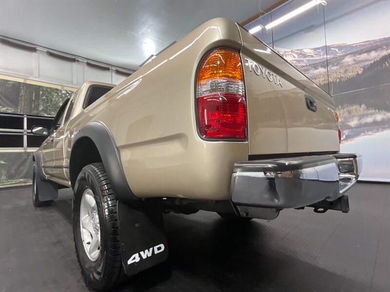 2004 Toyota Tacoma SR5 4X4 / 2.7L 4Cyl / SUPER CLEAN / 101,000 MILES   - Photo 12 - Gladstone, OR 97027