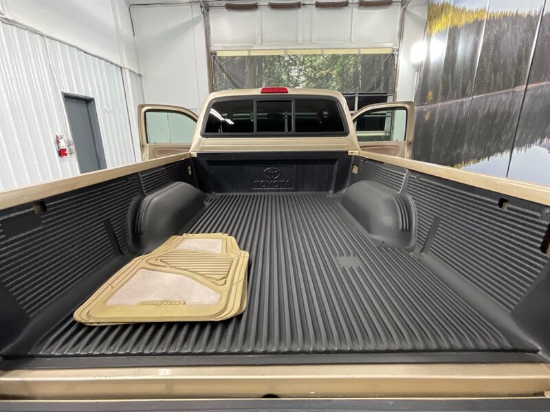 2004 Toyota Tacoma SR5 4X4 / 2.7L 4Cyl / SUPER CLEAN / 101,000 MILES   - Photo 20 - Gladstone, OR 97027