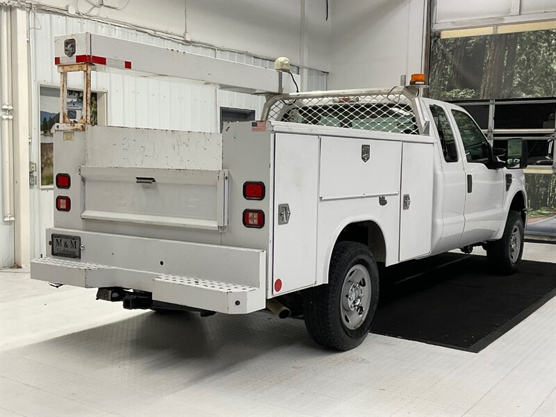 2009 Ford F-250 4x4 / 5.4L V8 / UTILITY BED / 45,000 MILES  /1-OWNER LOCAL OREGON TRUCK / RUST FREE - Photo 7 - Gladstone, OR 97027