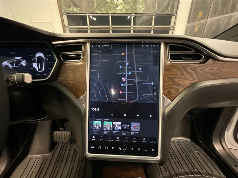 2018 Tesla Model X 75D Sport Utility AWD / 3RD SEAT/ FULL  AUTO PILOT  22 " Black Turbine Wheels / Full Self Driving Downloaded / Bucket Seats / 39,000 MILES - Photo 14 - Gladstone, OR 97027