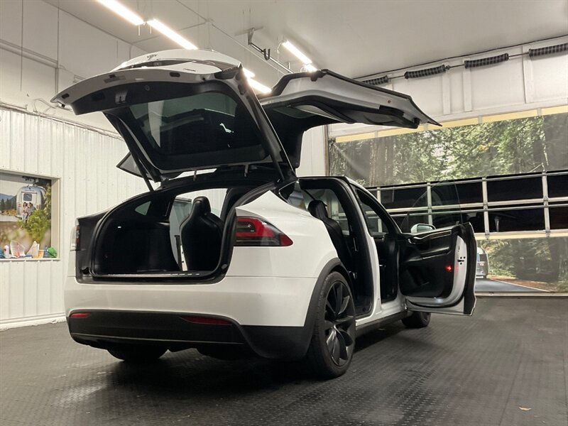 2018 Tesla Model X 75D Sport Utility AWD / 3RD SEAT/ FULL  AUTO PILOT  22 " Black Turbine Wheels / Full Self Driving Downloaded / Bucket Seats / 39,000 MILES - Photo 8 - Gladstone, OR 97027