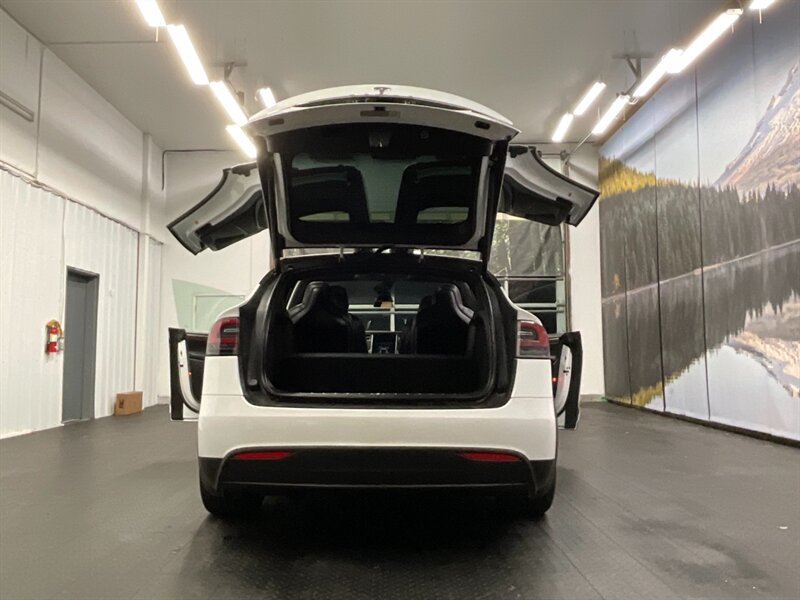 2018 Tesla Model X 75D Sport Utility AWD / 3RD SEAT/ FULL  AUTO PILOT  22 " Black Turbine Wheels / Full Self Driving Downloaded / Bucket Seats / 39,000 MILES - Photo 11 - Gladstone, OR 97027