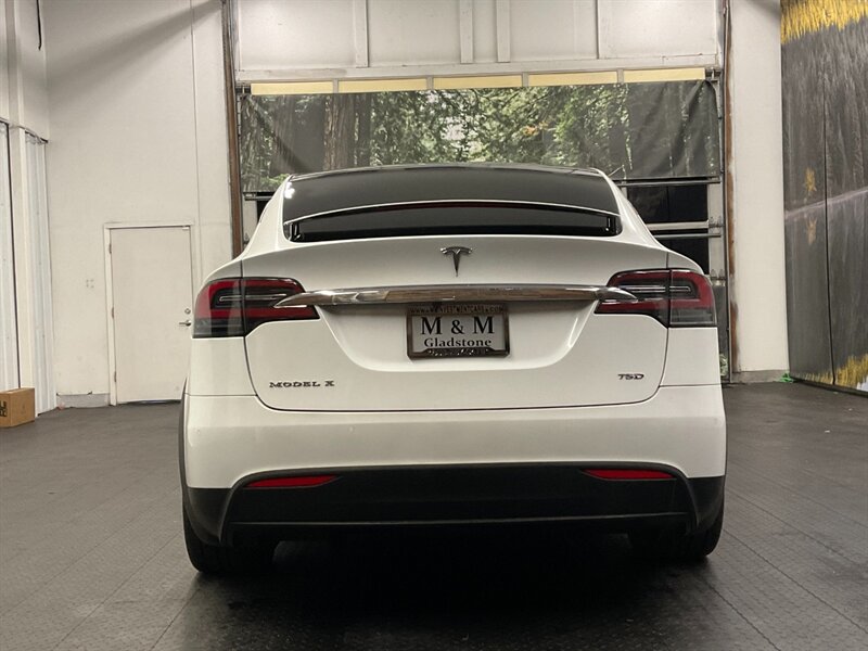 2018 Tesla Model X 75D Sport Utility AWD / 3RD SEAT/ FULL  AUTO PILOT  22 " Black Turbine Wheels / Full Self Driving Downloaded / Bucket Seats / 39,000 MILES - Photo 6 - Gladstone, OR 97027