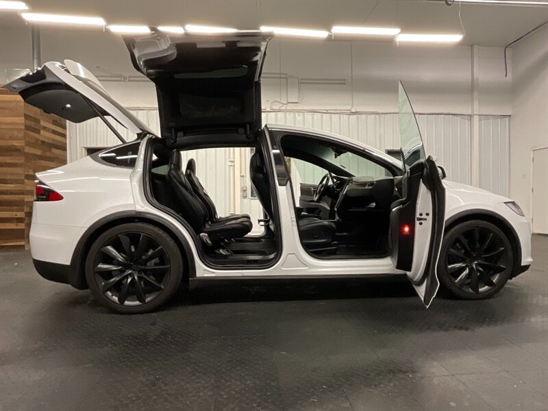 2018 Tesla Model X 75D Sport Utility AWD / 3RD SEAT/ FULL  AUTO PILOT  22 " Black Turbine Wheels / Full Self Driving Downloaded / Bucket Seats / 39,000 MILES - Photo 10 - Gladstone, OR 97027