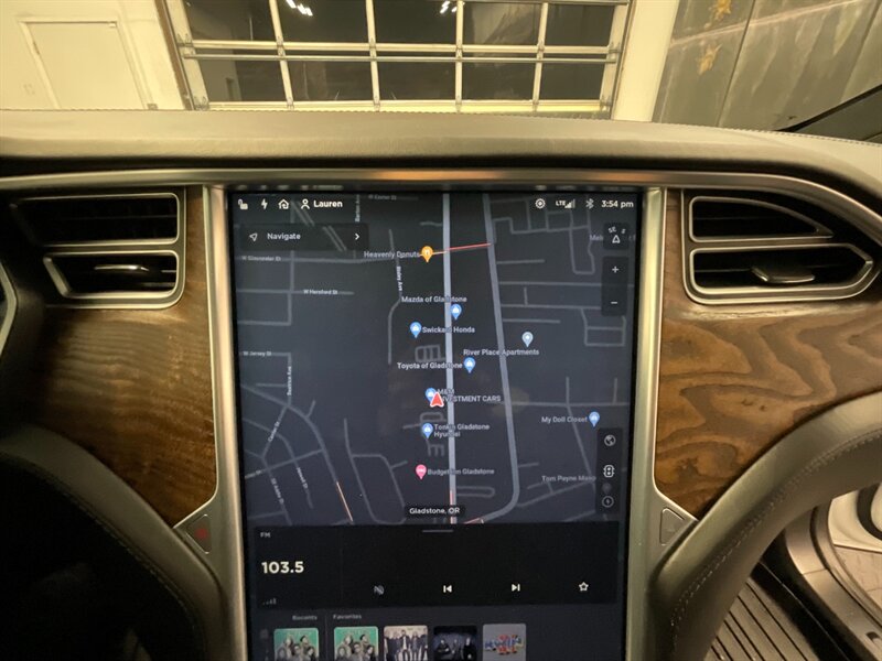 2018 Tesla Model X 75D Sport Utility AWD / 3RD SEAT/ FULL  AUTO PILOT  22 " Black Turbine Wheels / Full Self Driving Downloaded / Bucket Seats / 39,000 MILES - Photo 39 - Gladstone, OR 97027