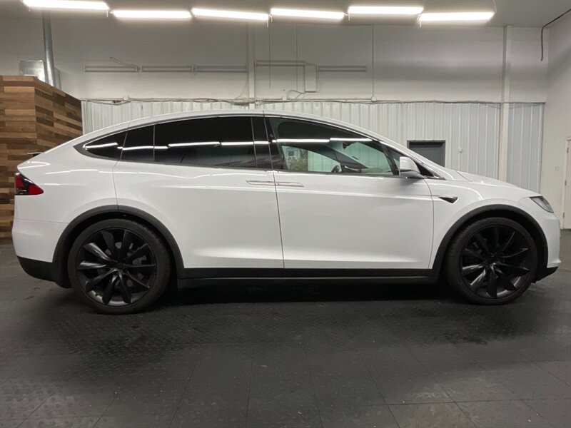 2018 Tesla Model X 75D Sport Utility AWD / 3RD SEAT/ FULL  AUTO PILOT  22 " Black Turbine Wheels / Full Self Driving Downloaded / Bucket Seats / 39,000 MILES - Photo 4 - Gladstone, OR 97027