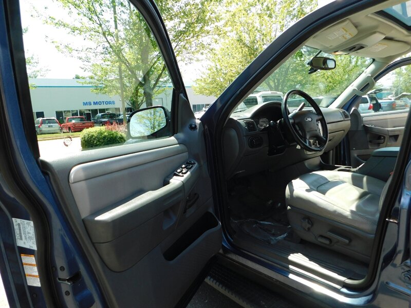 2004 Ford Explorer XLT / 4X4 / 1-OWNER / LOW MILES   - Photo 13 - Portland, OR 97217