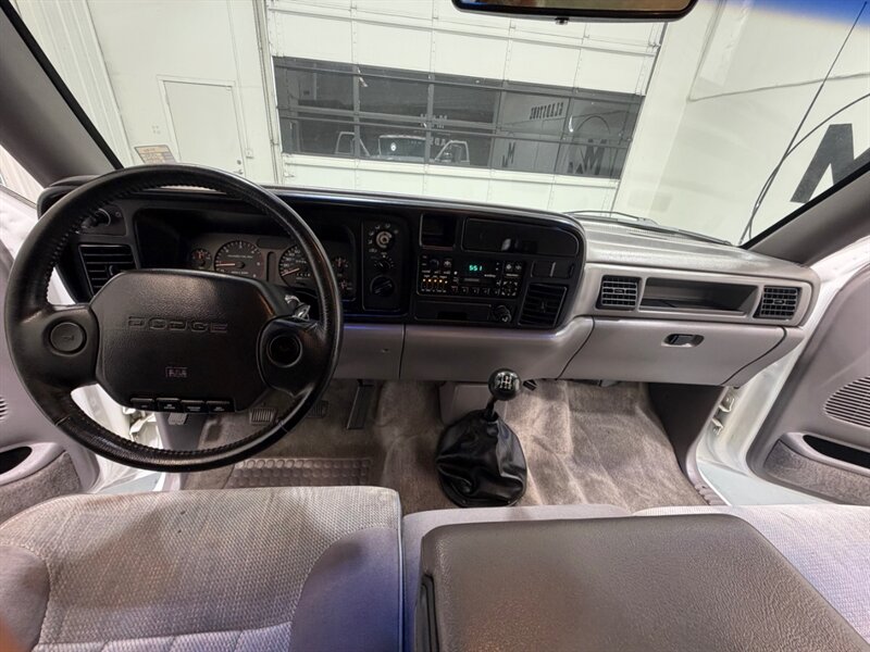 1994 Dodge Ram 3500 Laramie SLT Regular Cab DUALLY 8.0L V10 74K / 5SPD  /BRAND NEW TIRES - Photo 15 - Gladstone, OR 97027