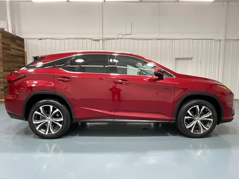 2016 Lexus RX 350 AWD / 1-OWNER / NEW TIRES / GREAT SERVICE HISTORY / ZERO RUST / Leather w. Heated & Cooled Seats / Navi & Rear View Camera - Photo 4 - Gladstone, OR 97027