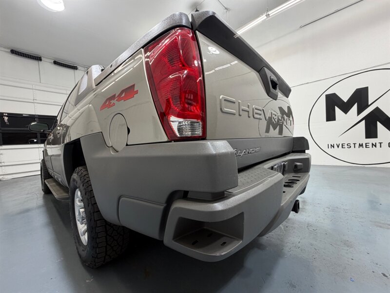 2002 Chevrolet Avalanche 2500 8.1L 4X4 / LEATHER / SUNROOF / ONLY 87K MILES / LOCAL RUST FREE / LOW MILES - Photo 51 - Gladstone, OR 97027