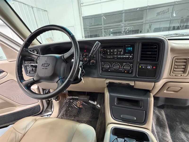 2002 Chevrolet Avalanche 2500 8.1L 4X4 / LEATHER / SUNROOF / ONLY 87K MILES / LOCAL RUST FREE / LOW MILES - Photo 29 - Gladstone, OR 97027
