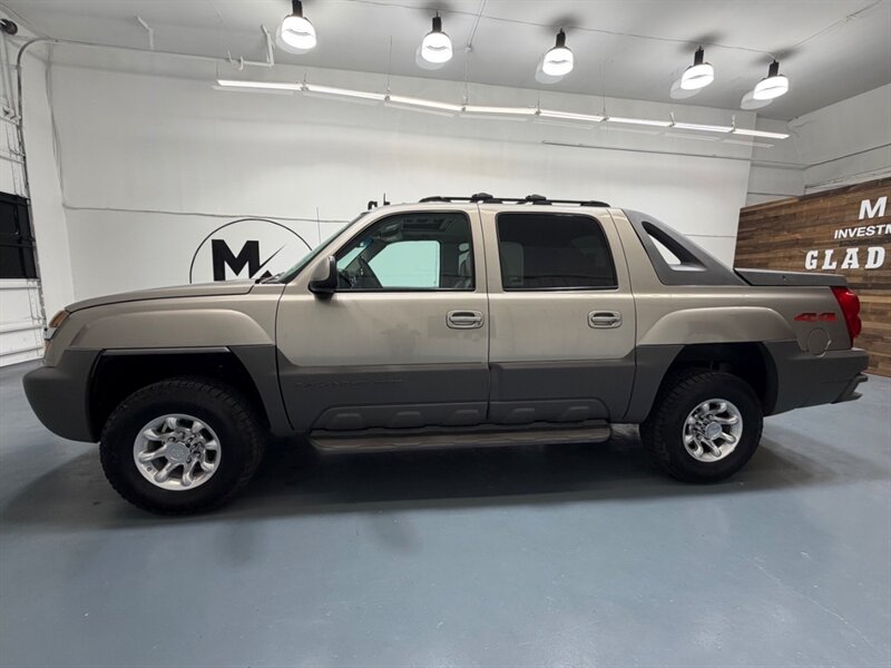 2002 Chevrolet Avalanche 2500 8.1L 4X4 / LEATHER / SUNROOF / ONLY 87K MILES / LOCAL RUST FREE / LOW MILES - Photo 3 - Gladstone, OR 97027