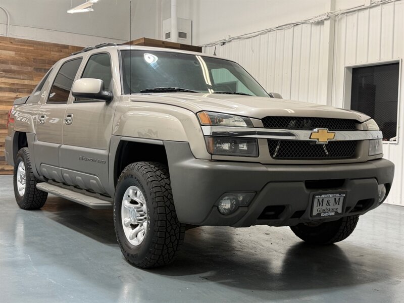2002 Chevrolet Avalanche 2500 8.1L 4X4 / LEATHER / SUNROOF / ONLY 87K MILES / LOCAL RUST FREE / LOW MILES - Photo 39 - Gladstone, OR 97027