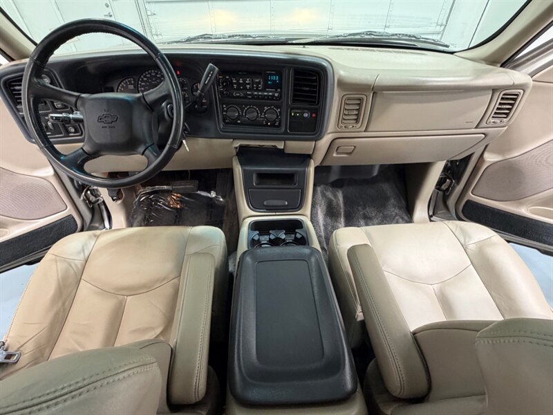 2002 Chevrolet Avalanche 2500 8.1L 4X4 / LEATHER / SUNROOF / ONLY 87K MILES / LOCAL RUST FREE / LOW MILES - Photo 34 - Gladstone, OR 97027