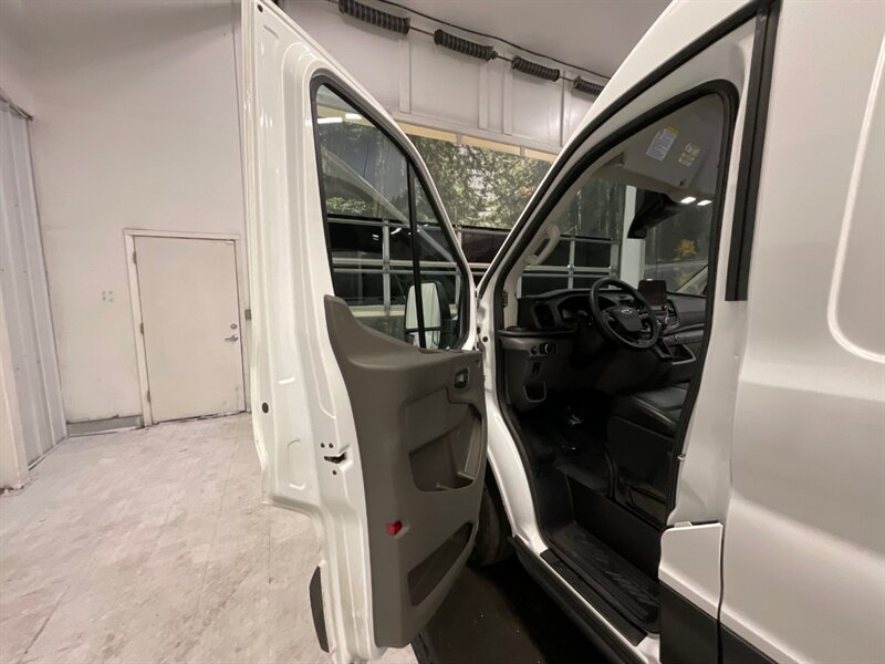 2021 Ford Transit Cargo Van 150 / 3.5L V6 / Medium Roof 148 " WB  / 1-OWNER / Backup Camera / Leather Seats - Photo 32 - Gladstone, OR 97027