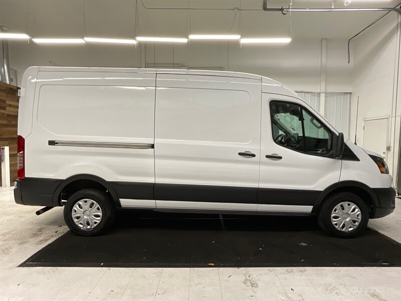 2021 Ford Transit Cargo Van 150 / 3.5L V6 / Medium Roof 148 " WB  / 1-OWNER / Backup Camera / Leather Seats - Photo 4 - Gladstone, OR 97027