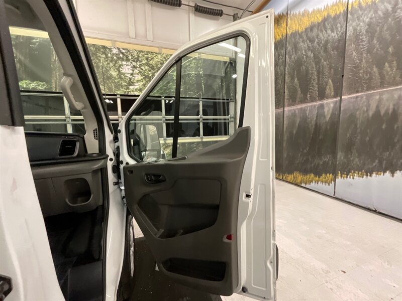 2021 Ford Transit Cargo Van 150 / 3.5L V6 / Medium Roof 148 " WB  / 1-OWNER / Backup Camera / Leather Seats - Photo 31 - Gladstone, OR 97027