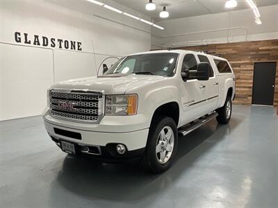 2011 GMC Sierra 2500 Denali Z71 Crew Cab 4X4 / 6.6L DIESEL / 70K MILES  / Leather Heated Seats / Sunroof / DVD / Navigation / ZERO RUST