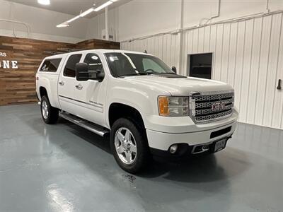 2011 GMC Sierra 2500 Denali Z71 Crew Cab 4X4 / 6.6L DIESEL / 70K MILES  / Leather Heated Seats / Sunroof / DVD / Navigation / ZERO RUST