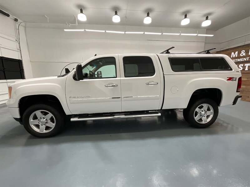 2011 GMC Sierra 2500 Denali Z71 Crew Cab 4X4 / 6.6L DIESEL / 70K MILES  / Leather Heated Seats / Sunroof / DVD / Navigation / ZERO RUST - Photo 3 - Gladstone, OR 97027