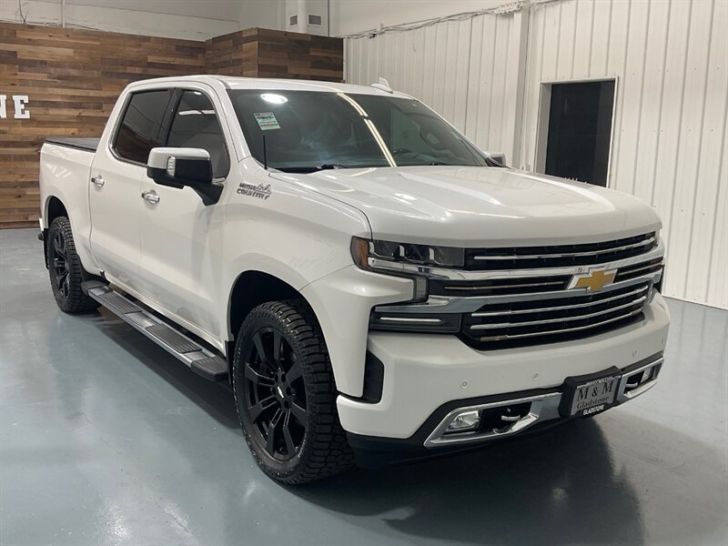 2019 Chevrolet Silverado 1500 High Country Crew Cab 4X4/ 5.3L V8 / NEW TIRES / LOCAL TRUCK w. ZERO RUST / Sunroof / Leather / 87K Miles - Photo 2 - Gladstone, OR 97027