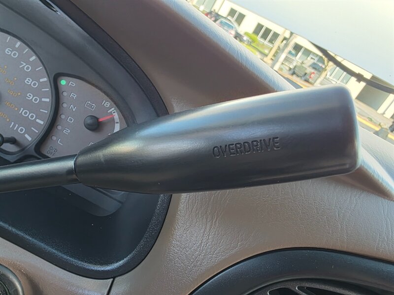 2001 Toyota Sequoia V8 4.7L / 3RD SEAT / NEW TIMING BELT / LIFTED / NEW WHEELS / NEW TIRES / LOW MILES - Photo 37 - Portland, OR 97217