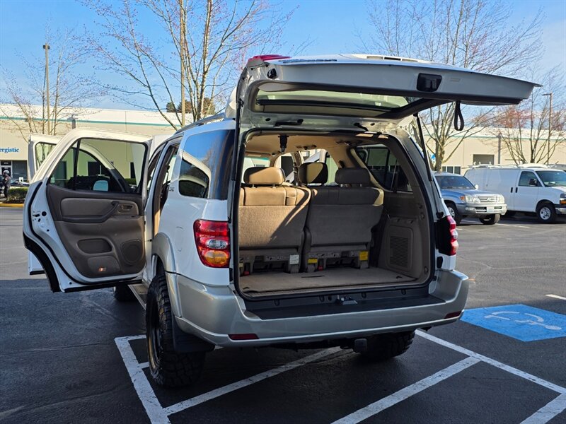 2001 Toyota Sequoia V8 4.7L / 3RD SEAT / NEW TIMING BELT / LIFTED / NEW WHEELS / NEW TIRES / LOW MILES - Photo 28 - Portland, OR 97217