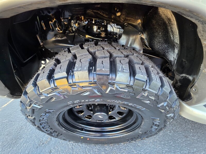 2001 Toyota Sequoia V8 4.7L / 3RD SEAT / NEW TIMING BELT / LIFTED / NEW WHEELS / NEW TIRES / LOW MILES - Photo 23 - Portland, OR 97217