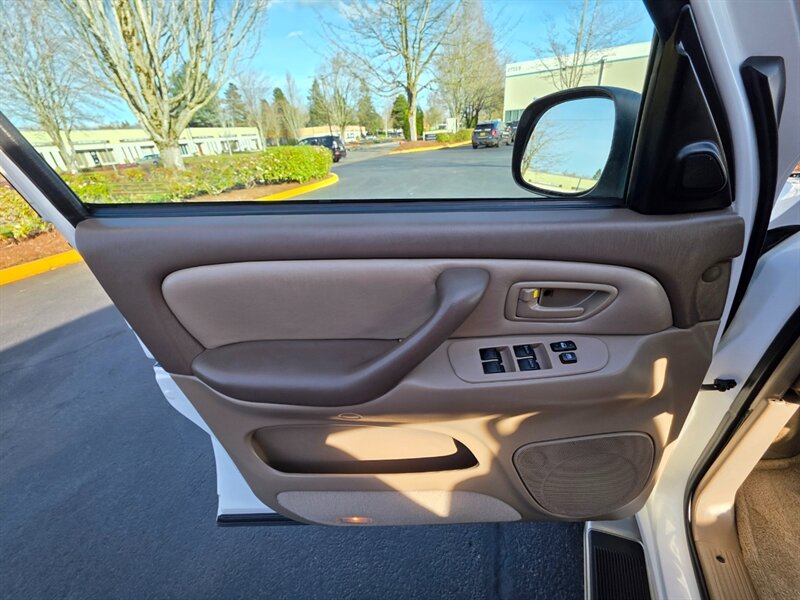 2001 Toyota Sequoia V8 4.7L / 3RD SEAT / NEW TIMING BELT / LIFTED / NEW WHEELS / NEW TIRES / LOW MILES - Photo 43 - Portland, OR 97217