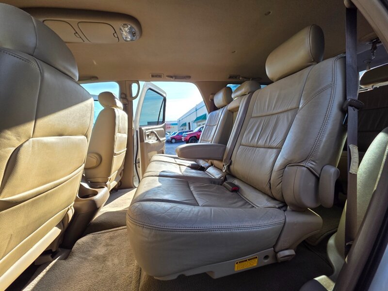 2001 Toyota Sequoia V8 4.7L / 3RD SEAT / NEW TIMING BELT / LIFTED / NEW WHEELS / NEW TIRES / LOW MILES - Photo 15 - Portland, OR 97217