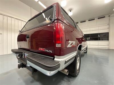 1995 GMC Sierra 1500 SLT K1500 Z-71 OFF RD 4X4 / 5.7L V8 /89,000 MILES /Power Leather Seats / ZERO RUST - Photo 50 - Gladstone, OR 97027