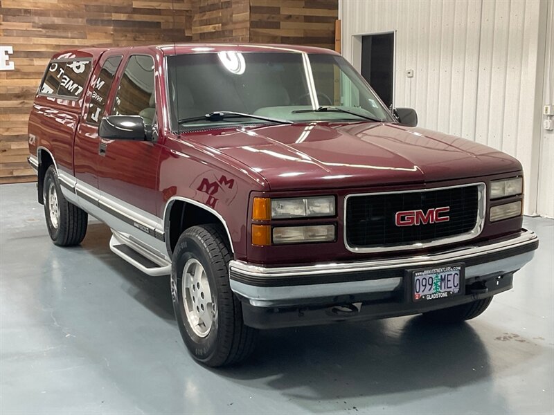 1995 GMC Sierra 1500 SLT K1500 Z-71 OFF RD 4X4 / 5.7L V8 /89,000 MILES /Power Leather Seats / ZERO RUST - Photo 2 - Gladstone, OR 97027