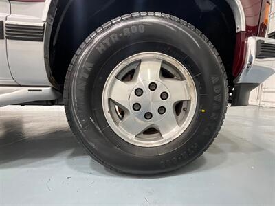 1995 GMC Sierra 1500 SLT K1500 Z-71 OFF RD 4X4 / 5.7L V8 /89,000 MILES /Power Leather Seats / ZERO RUST - Photo 23 - Gladstone, OR 97027