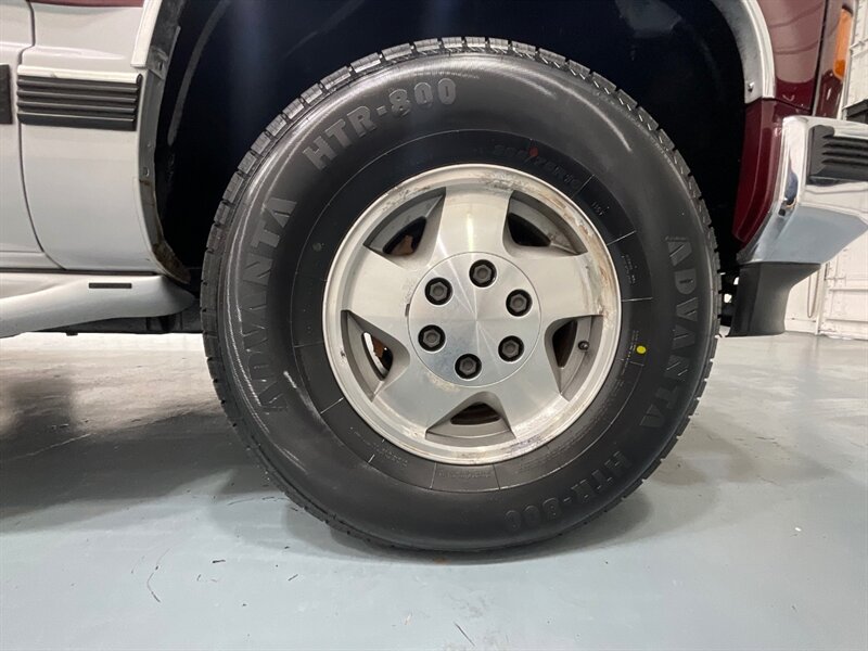 1995 GMC Sierra 1500 SLT K1500 Z-71 OFF RD 4X4 / 5.7L V8 /89,000 MILES /Power Leather Seats / ZERO RUST - Photo 23 - Gladstone, OR 97027